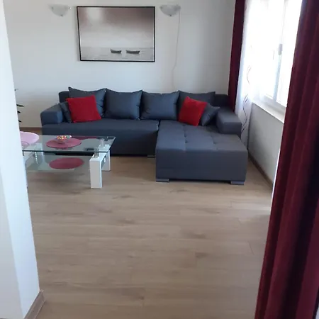 Blue Sky - 2 Bedroom, Sea View, Parking, Wi-fi, Bbq *