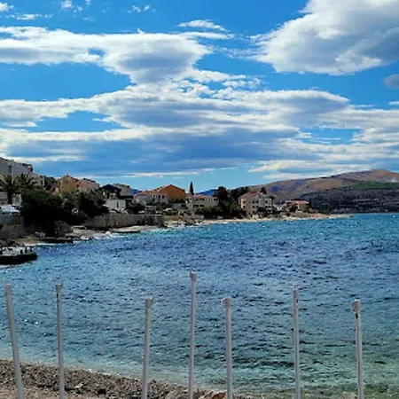 Blue Sky - 2 Bedroom, Sea View, Parking, Wi-fi, Bbq Traù